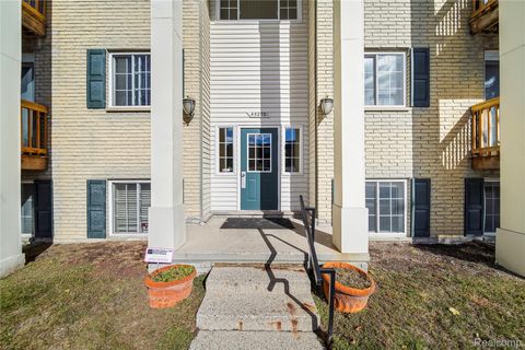 45200 Keding Street 104 Utica City MI 48317