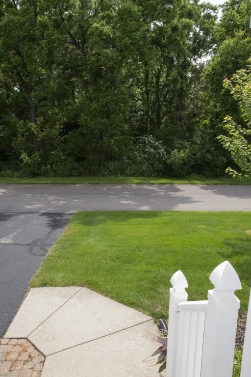 303 Shoreside South Drive SE