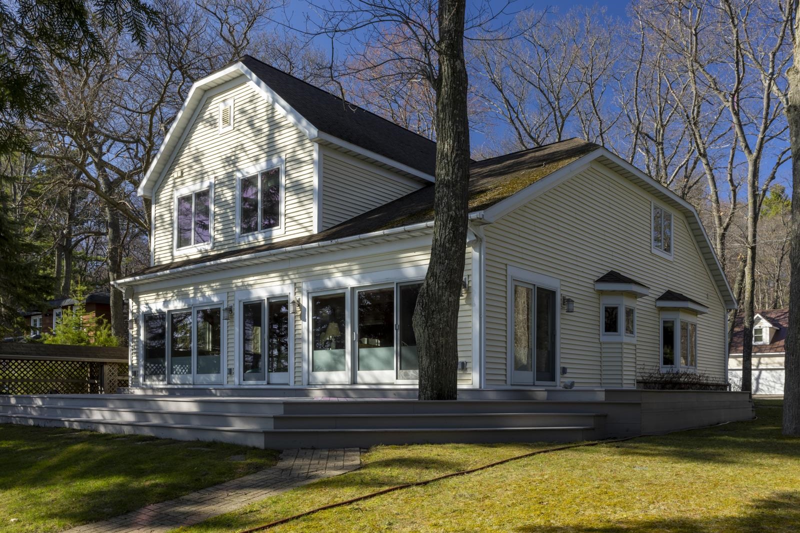 7753 Woodland Drive