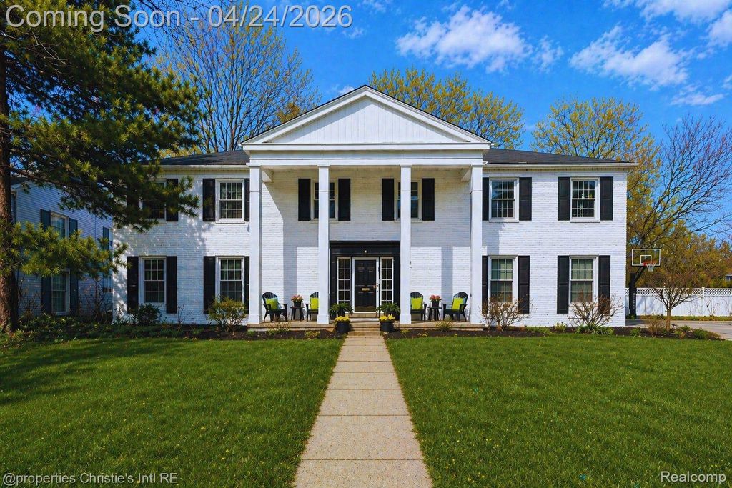 Photo of 234 Lincoln Road, Grosse Pointe City, MI 48230 (MLS # 20261027729)
