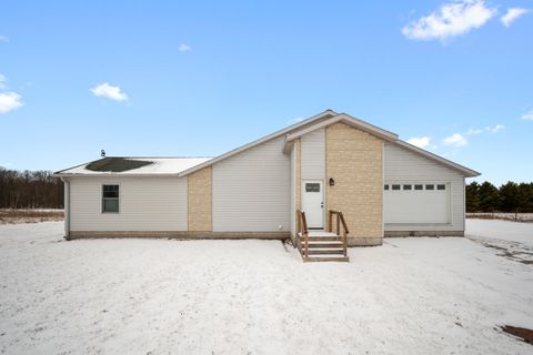 6163 N Meridian Road Edenville Township MI 48628