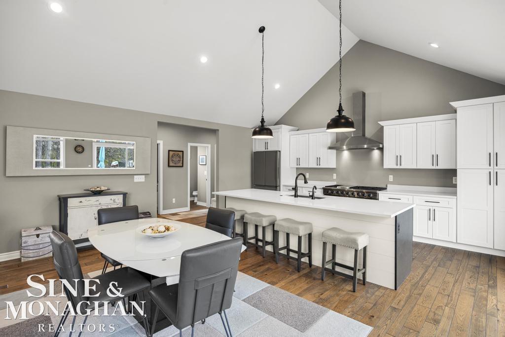 2285 White Hawk Trl Road