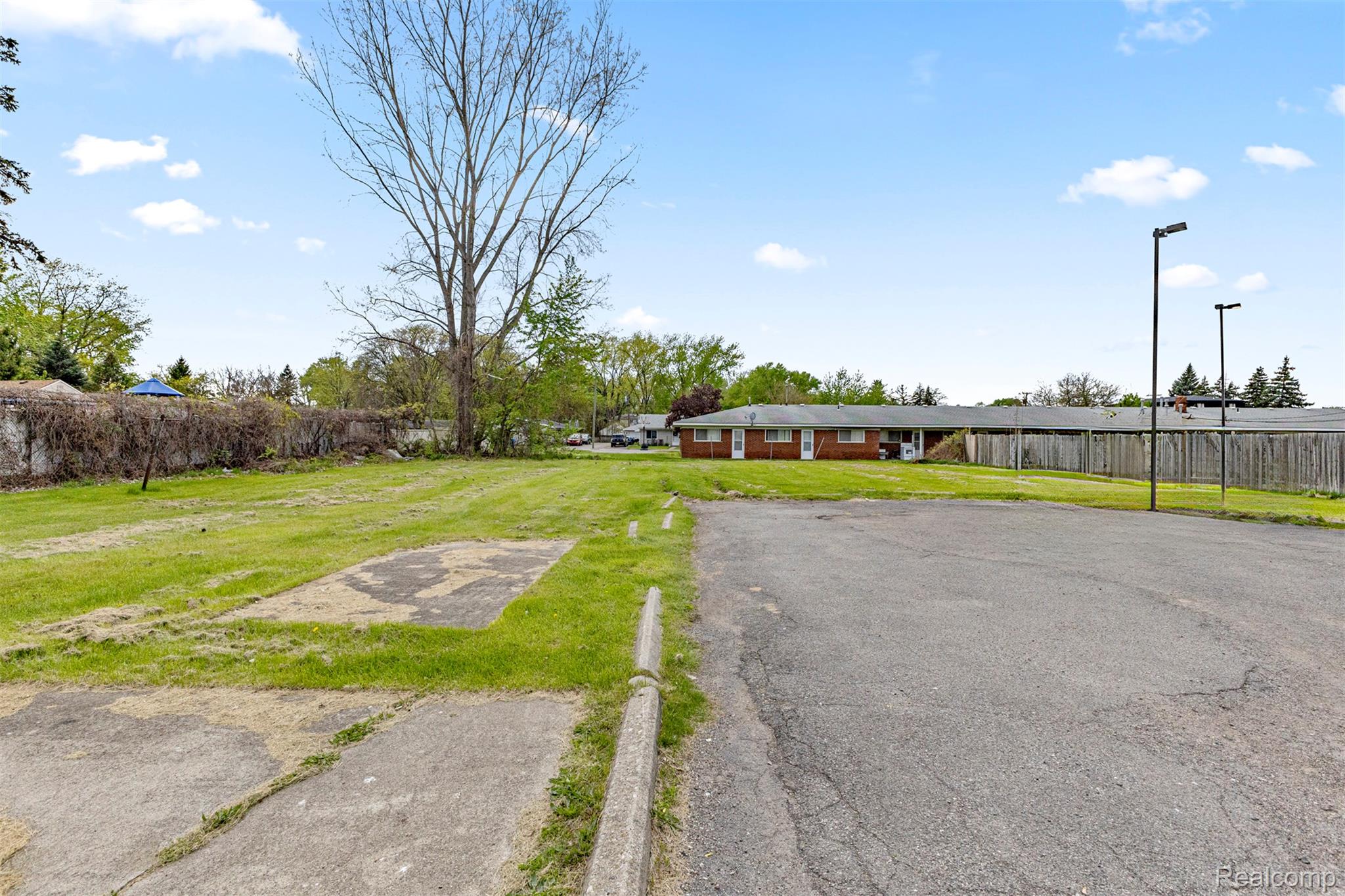 228 Inkster Road