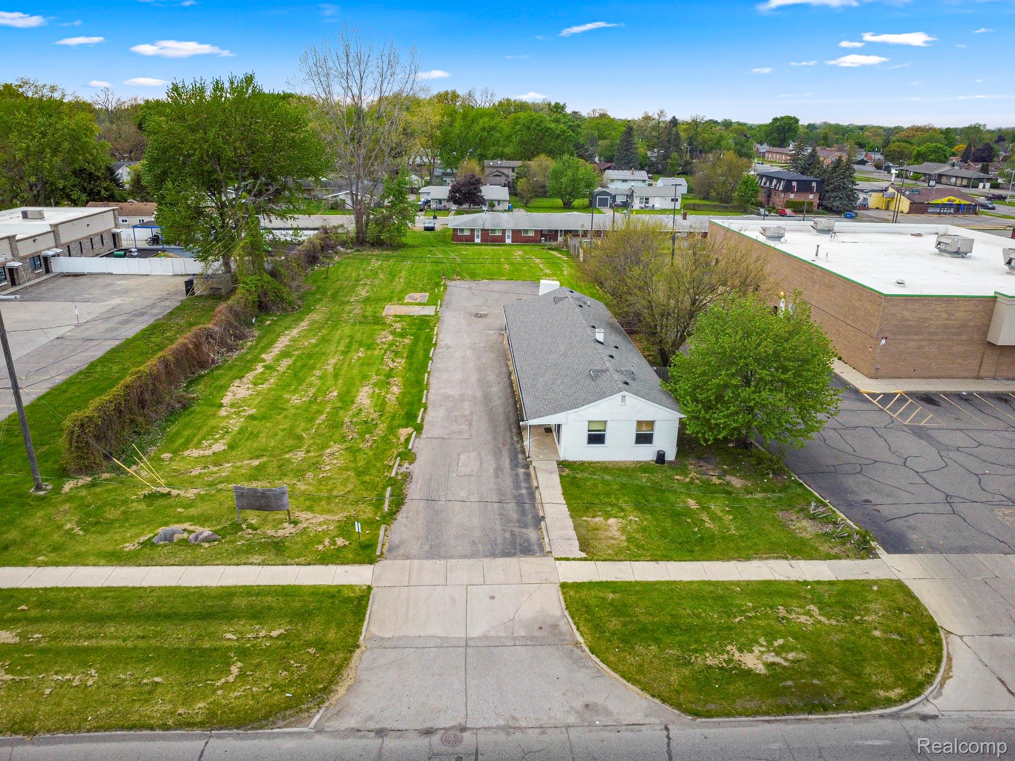 228 Inkster Road