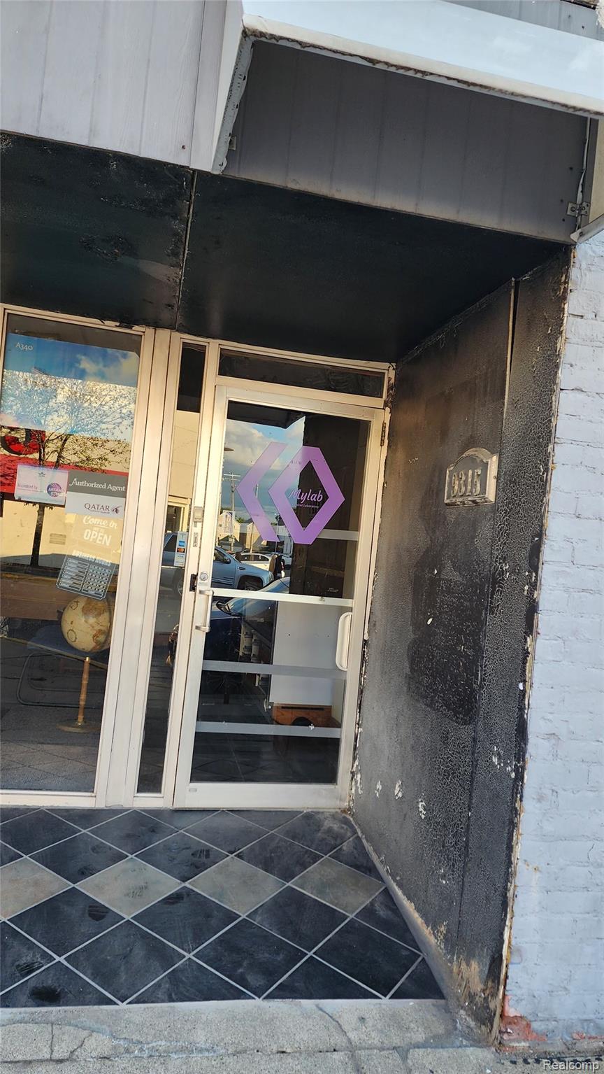 9307 Suit 9315 JOSEPH CAMPAU Street