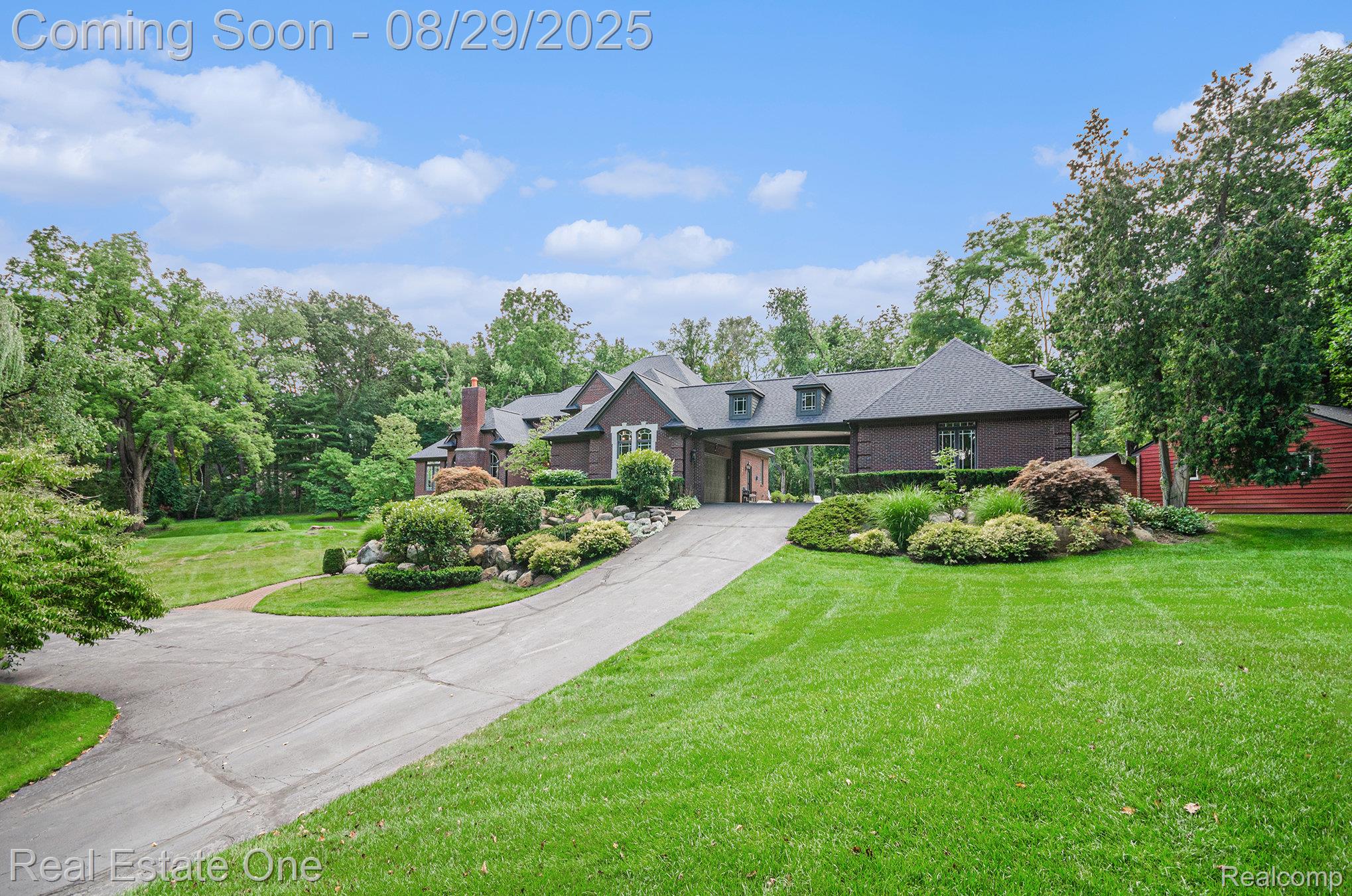 6040 N Rochester Road