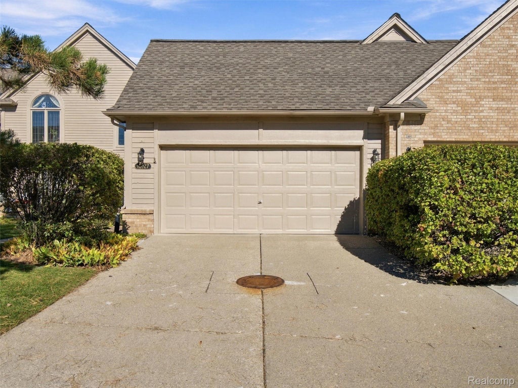 Photo of 16827 Sandstone Circle, Macomb Township, MI 48042 (MLS # 20261085404)