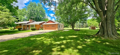 Photo of 11141 Spencer Road, Brighton Township, MI 48114 (MLS # 20261045164)