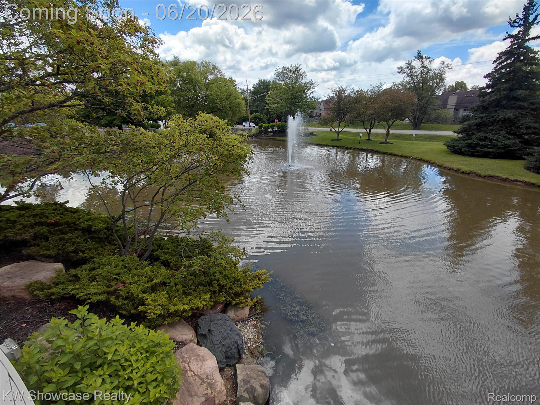 7368 Meadowridge Drive End Unit