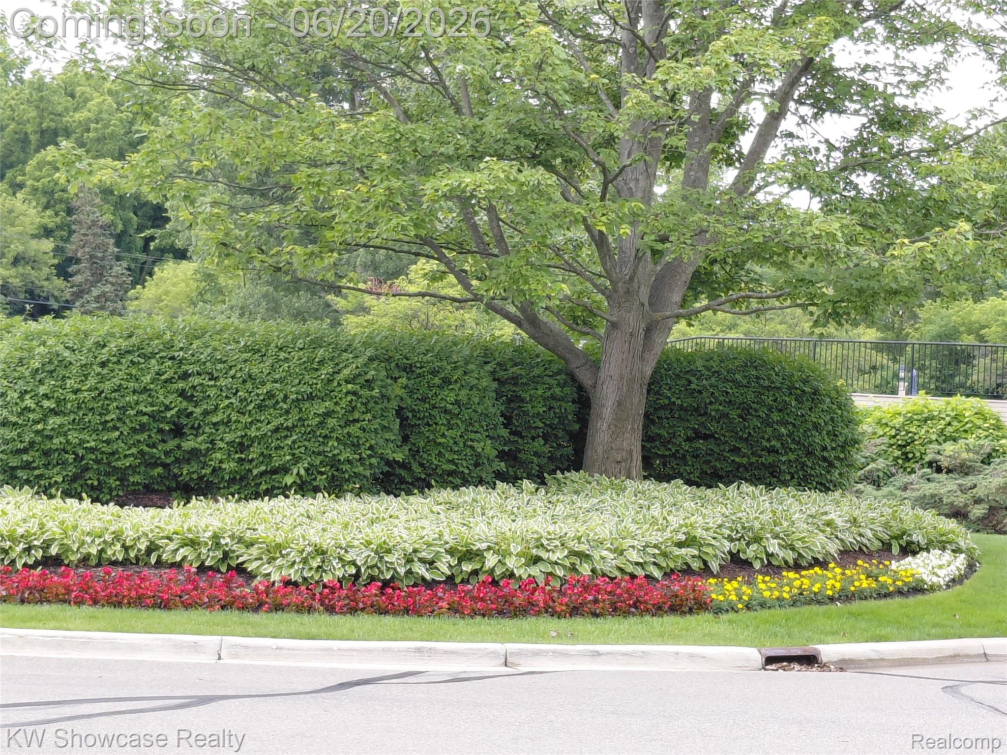 7368 Meadowridge Drive End Unit