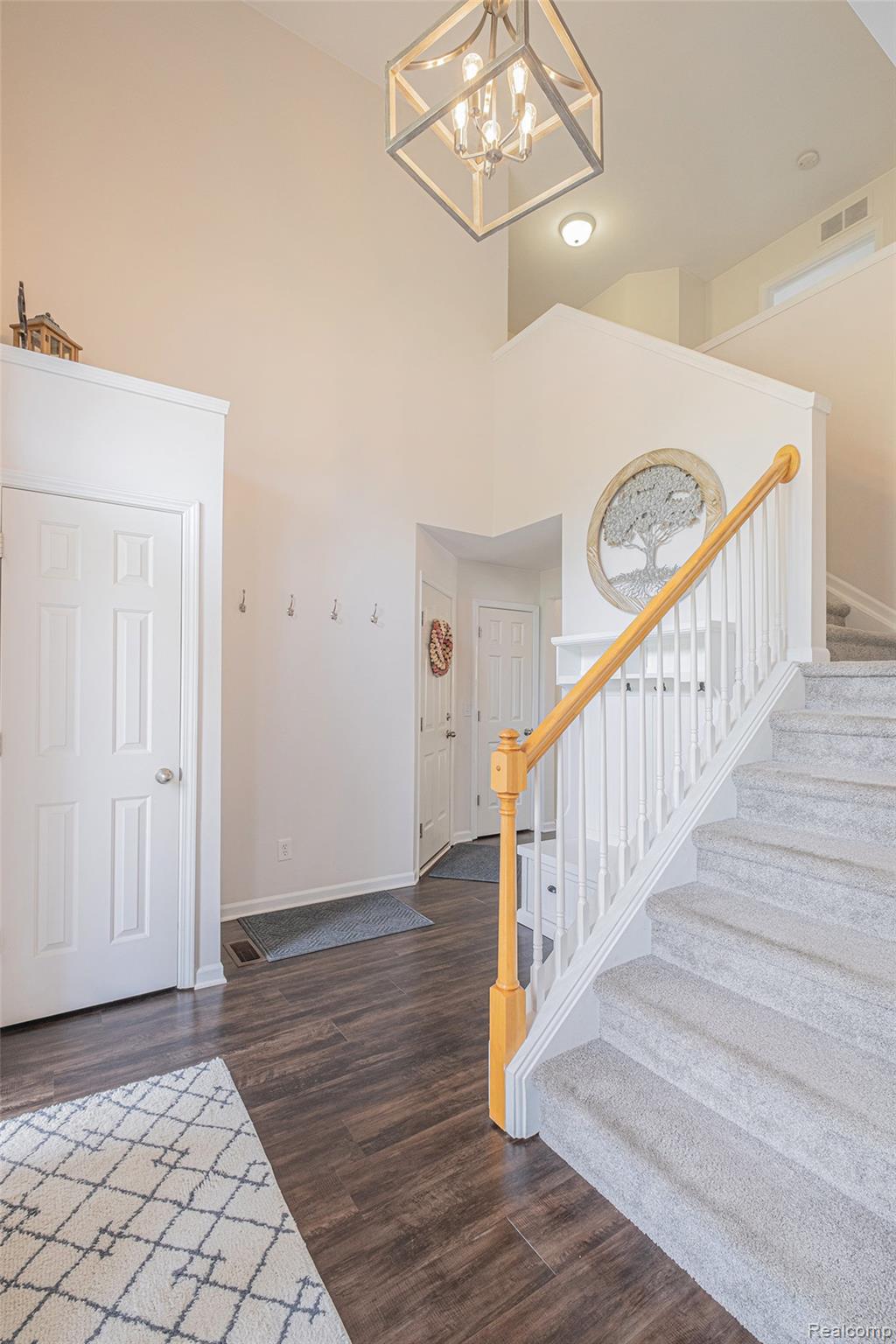 894 Canyon Creek Drive