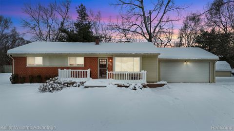 311 Teelin Drive Oxford Charter Township MI 48371