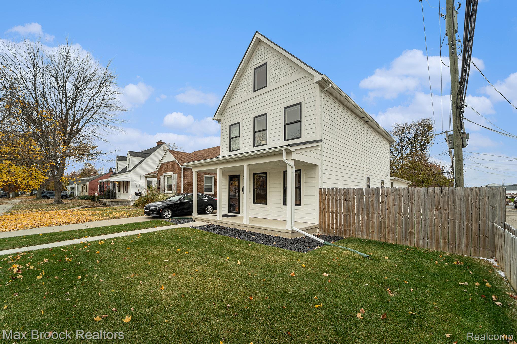 112 N Alexander Avenue