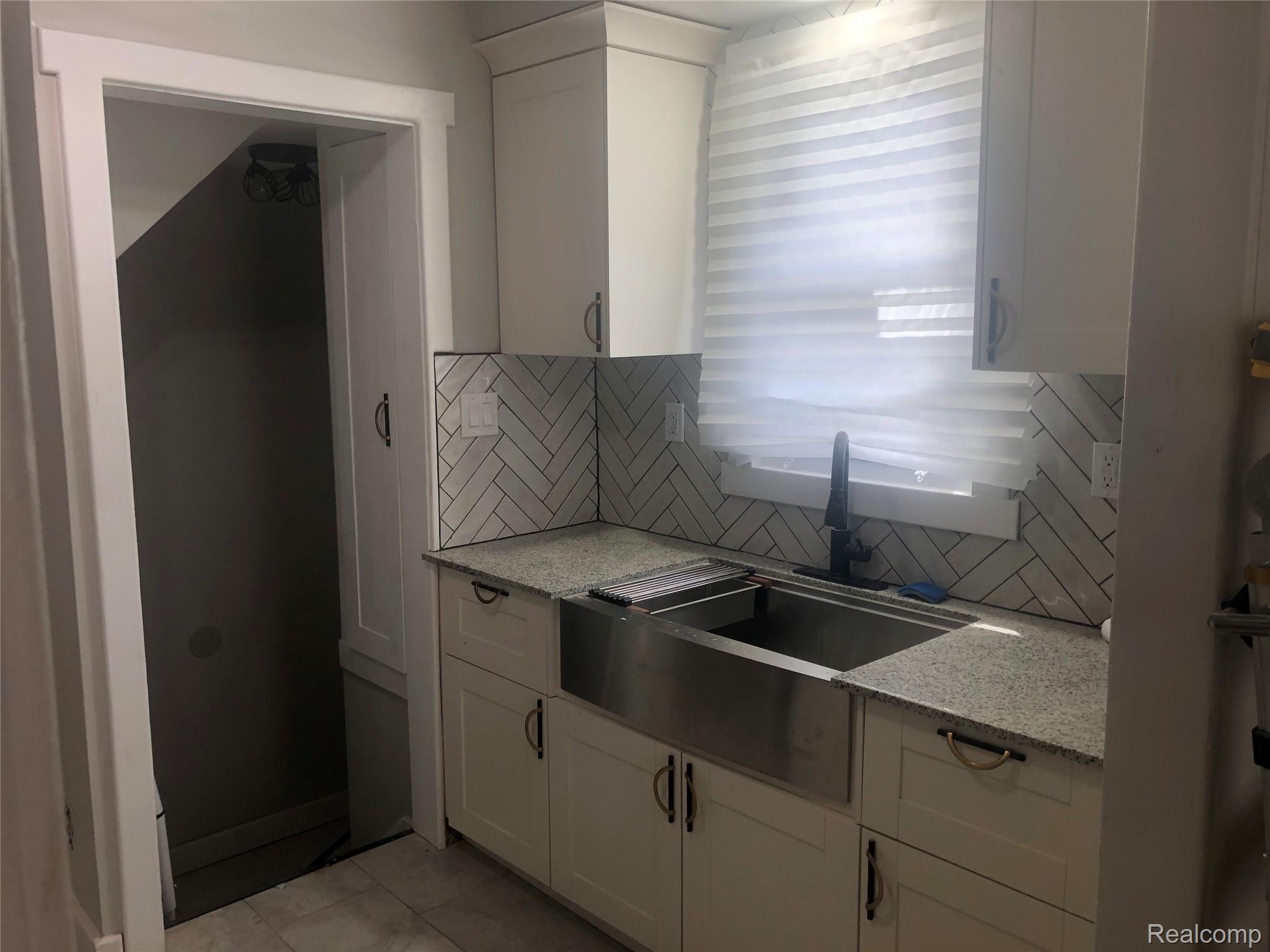 Detroit City, Michigan 48219, United States, 3 Bedrooms Bedrooms, ,1 BathroomBathrooms,Residential,Active,185713