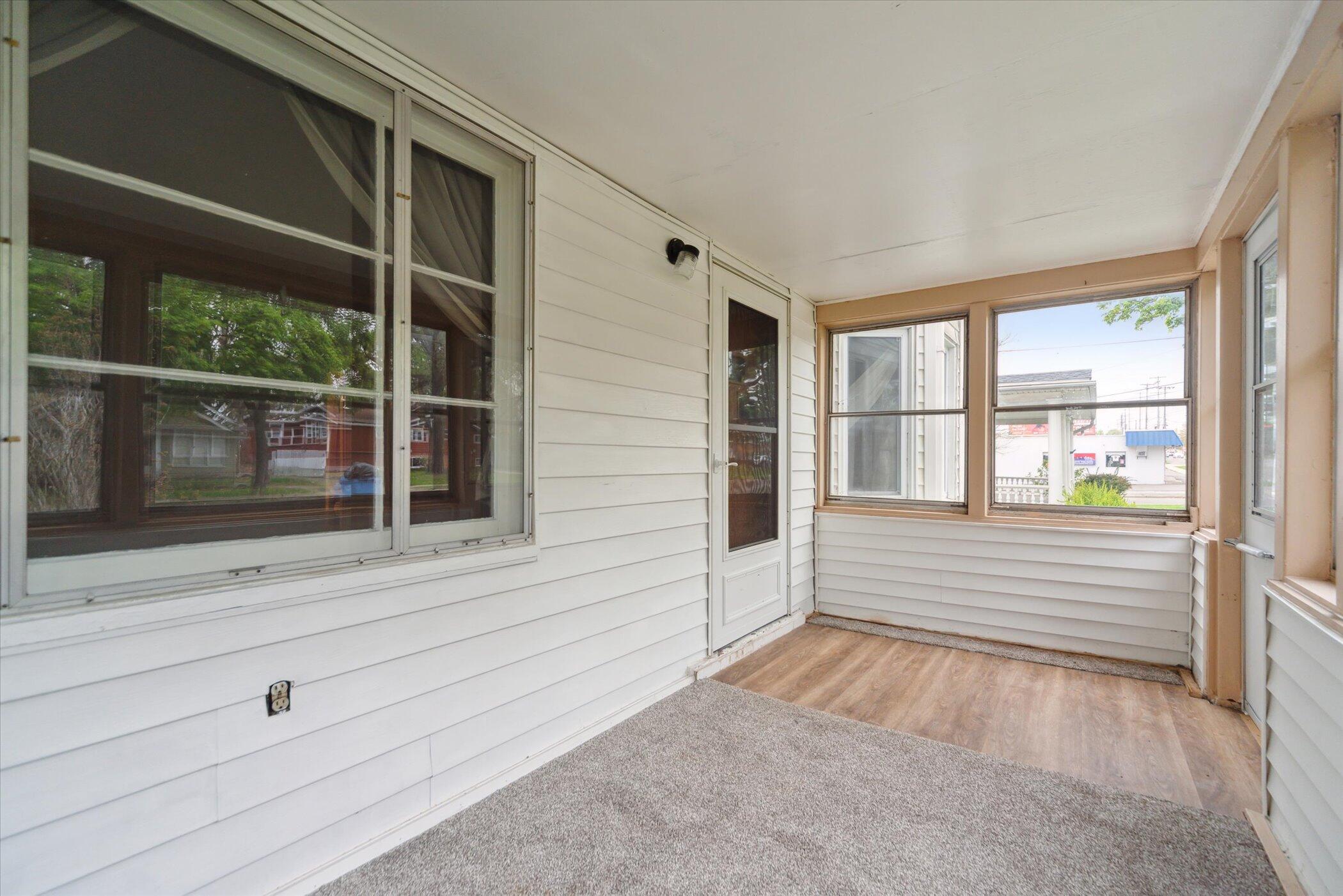 715 W Holmes Road