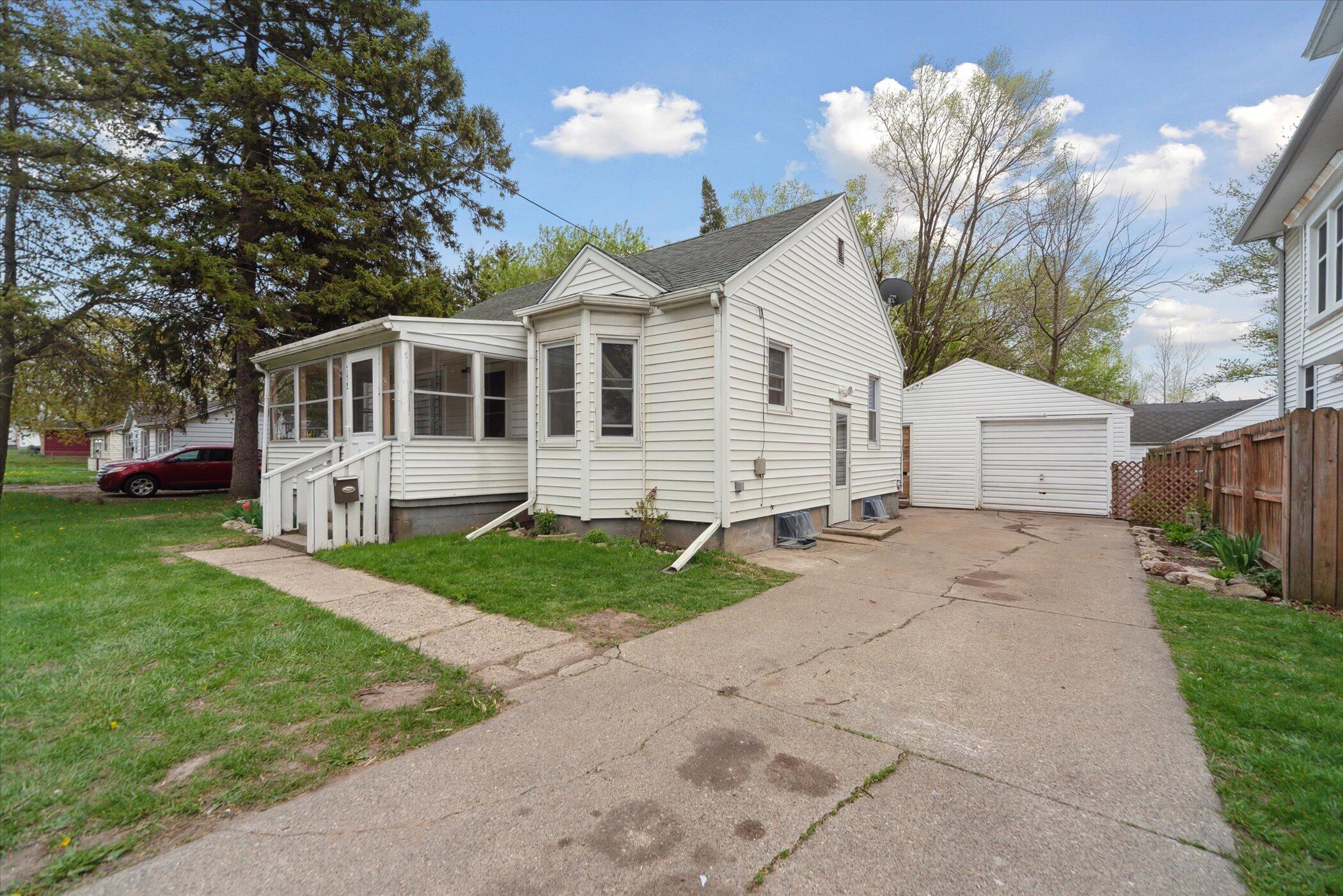 715 W Holmes Road