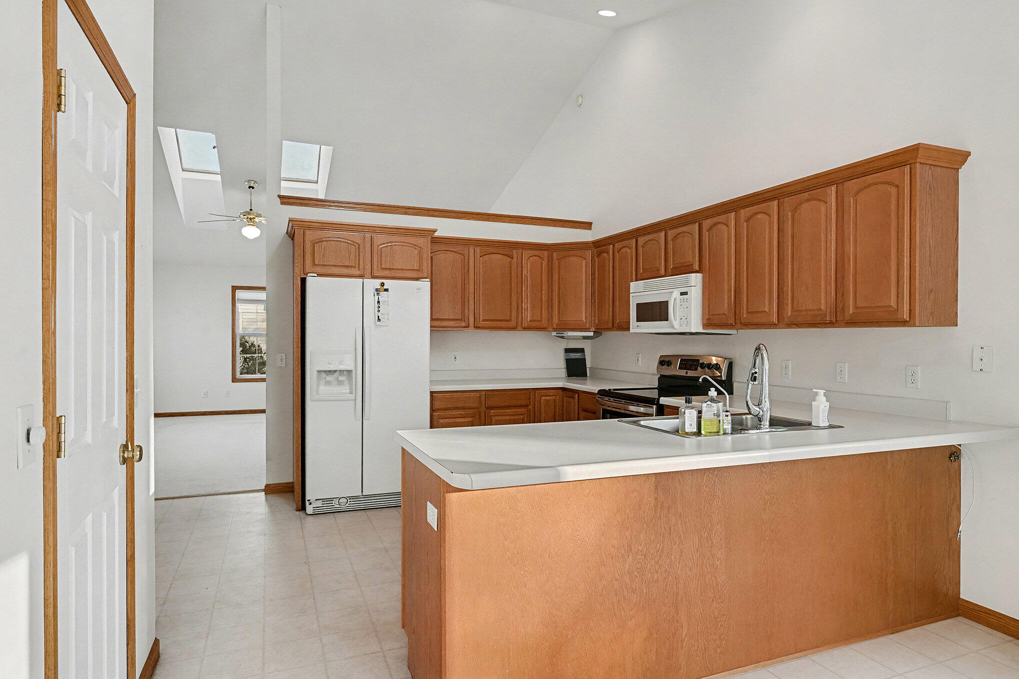 6204 Thistlewood Avenue