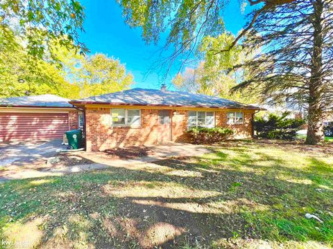 Photo of 850 W Clarkston Road, Lake Orion Village, MI 48362 (MLS # 58050191437)