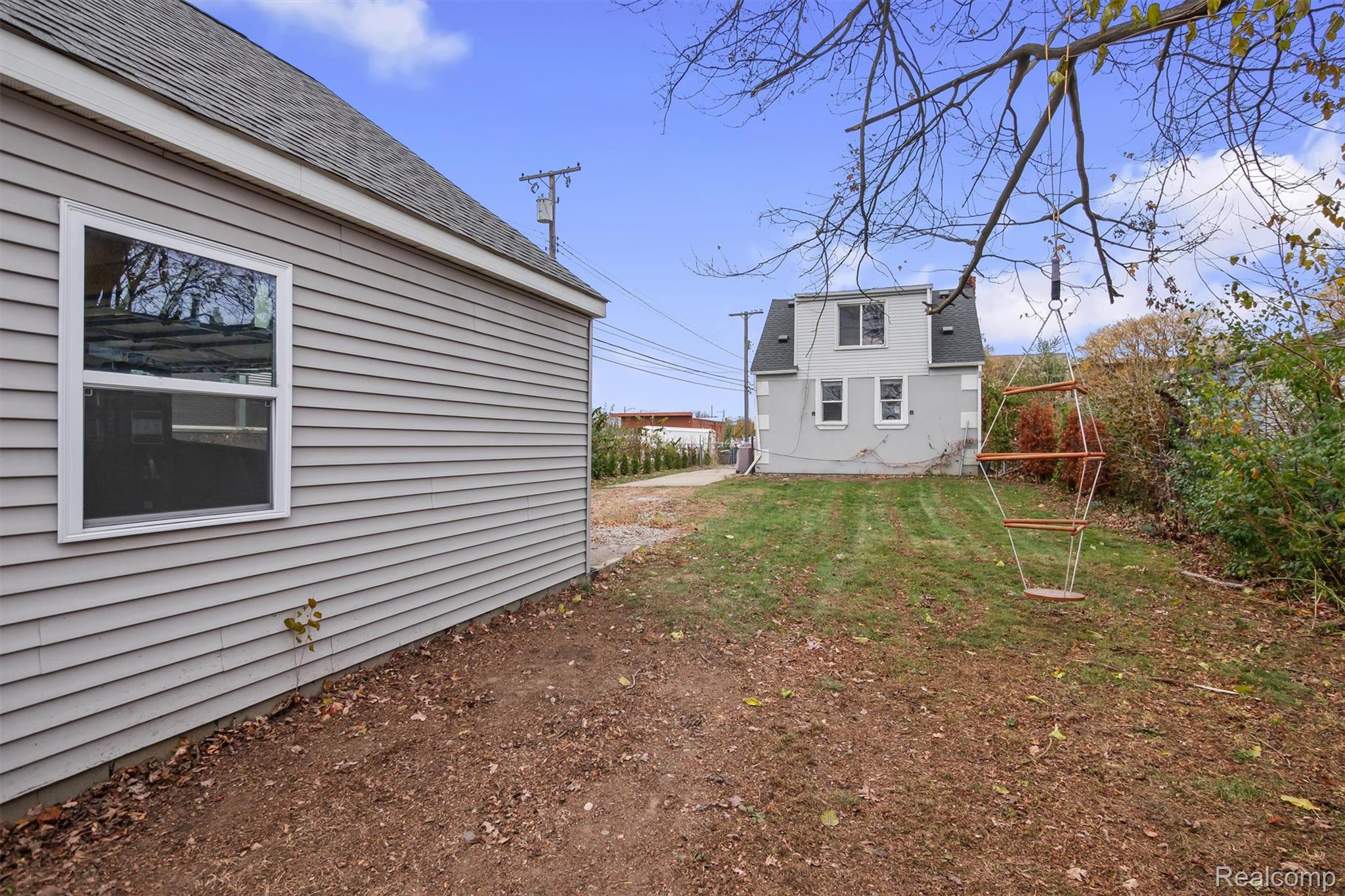 2435 Sunnyknoll Avenue