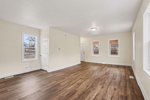 Tiny photo for 769 Catawba Avenue, Muskegon City, MI 49442 (MLS # 71026001854)