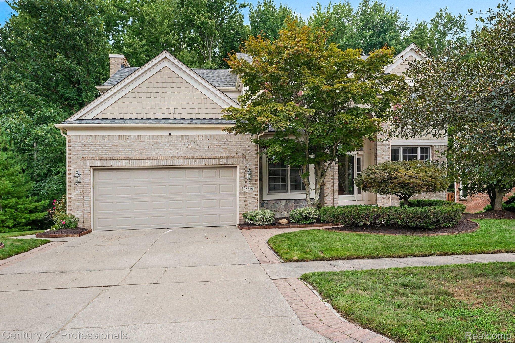 25726 Groveland