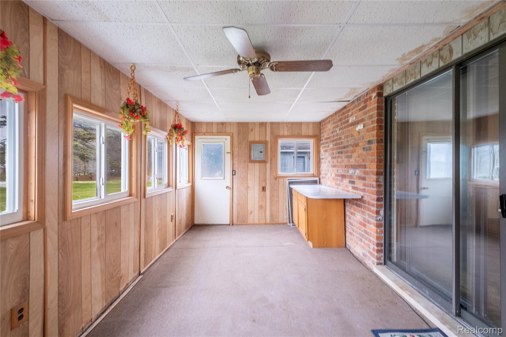 Howell, Michigan 48843, United States, 4 Bedrooms Bedrooms, ,3 BathroomsBathrooms,Residential,Active,243572