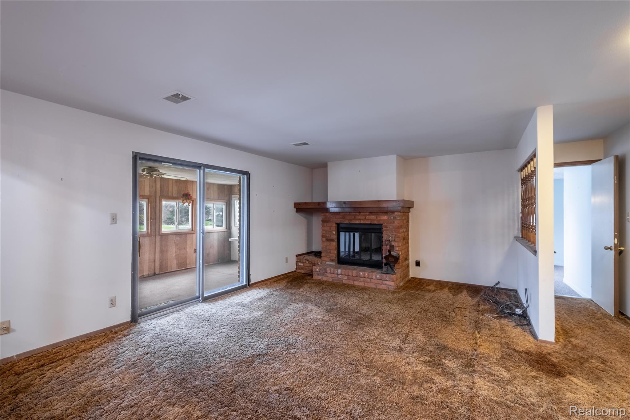 Howell, Michigan 48843, United States, 4 Bedrooms Bedrooms, ,3 BathroomsBathrooms,Residential,Active,243572