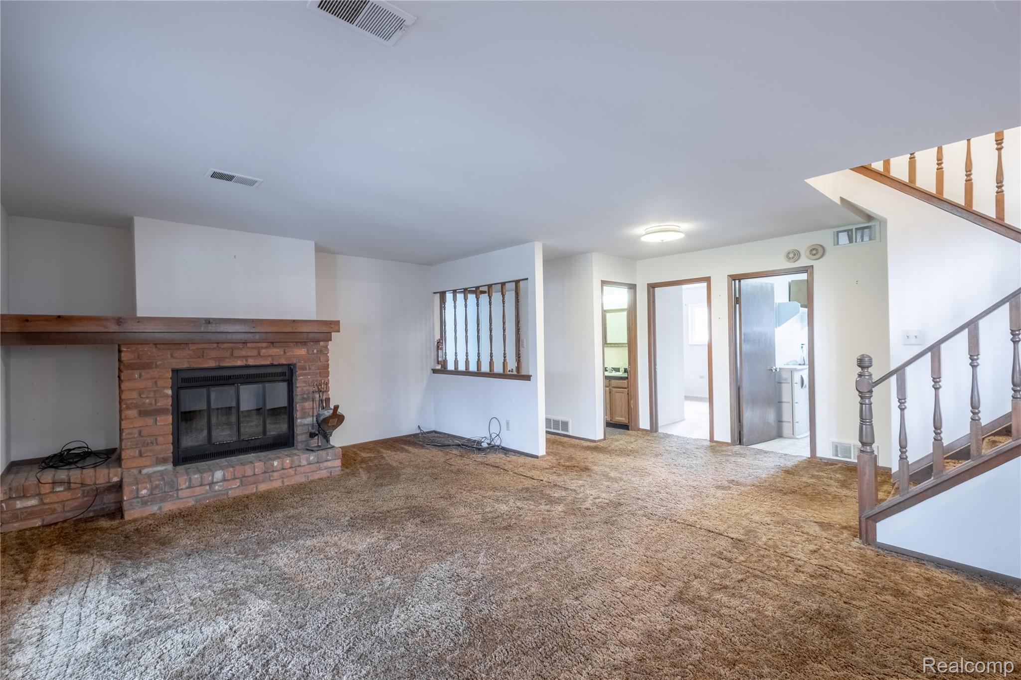 Howell, Michigan 48843, United States, 4 Bedrooms Bedrooms, ,3 BathroomsBathrooms,Residential,Active,243572