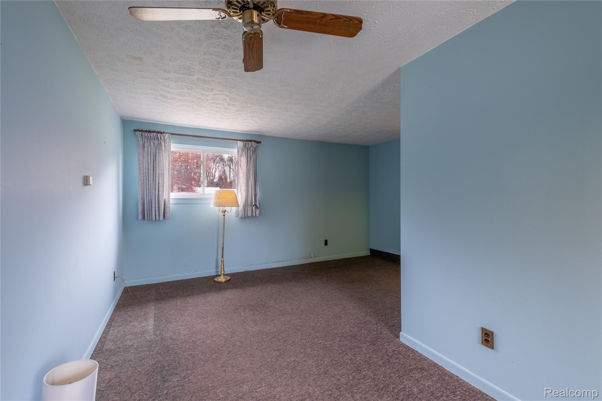 Howell, Michigan 48843, United States, 4 Bedrooms Bedrooms, ,3 BathroomsBathrooms,Residential,Active,243572