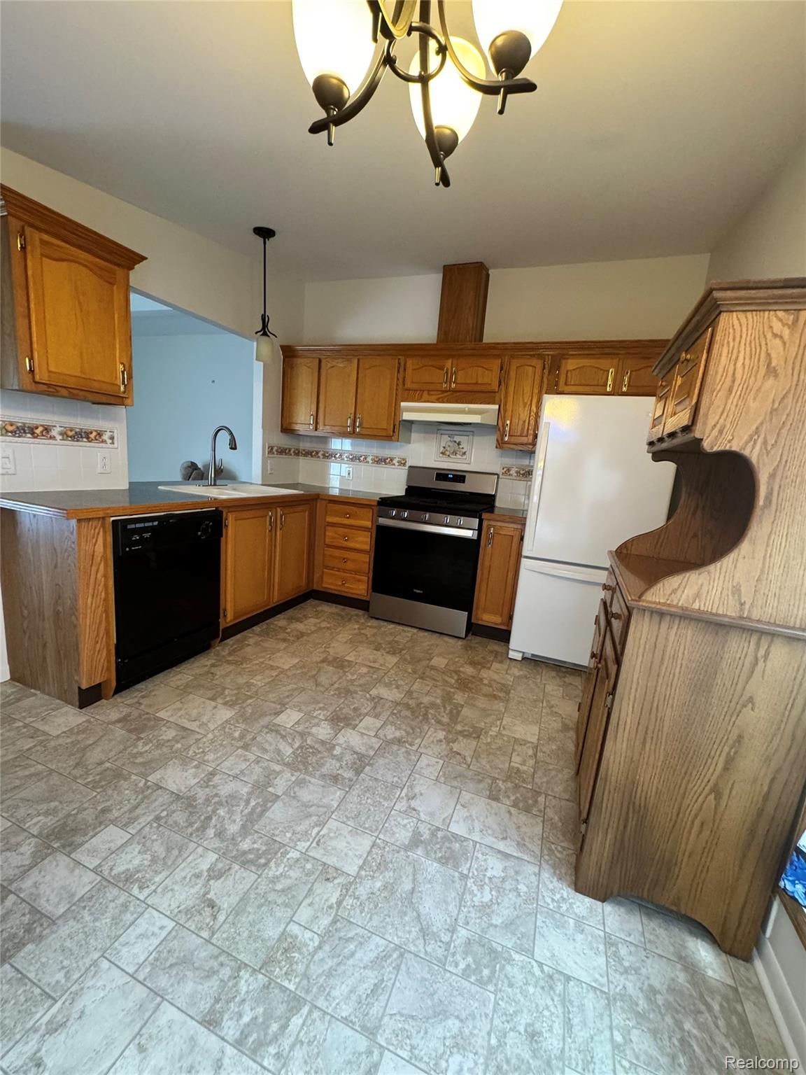 8171 Chickadee Court