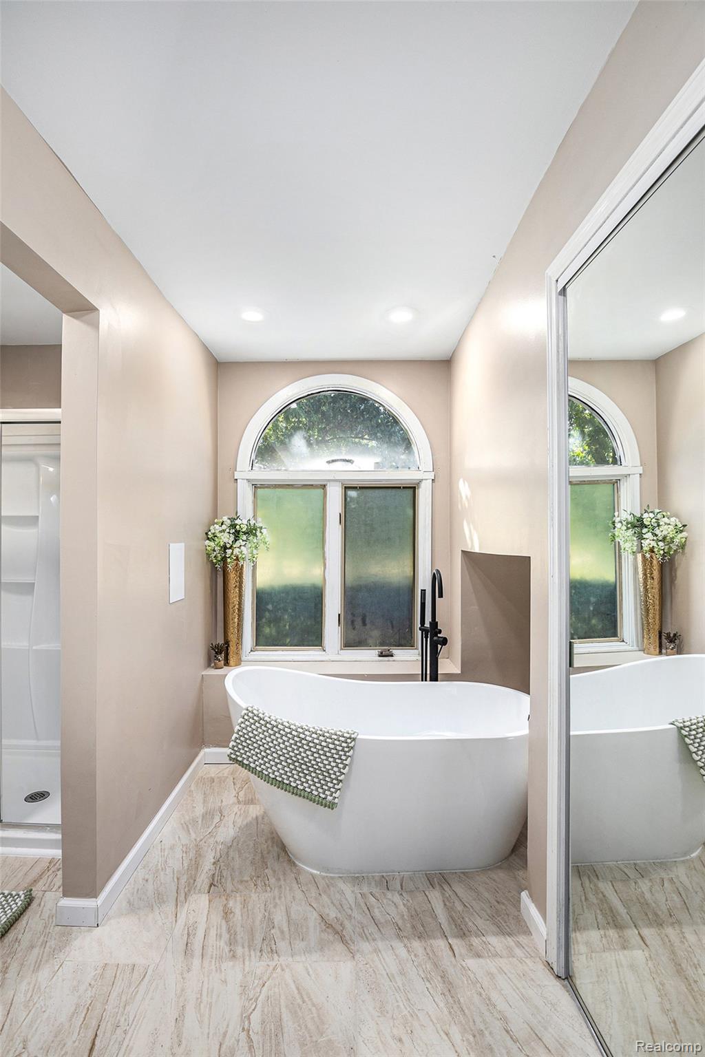 Ortonville Village, Michigan 48462, United States, 3 Bedrooms Bedrooms, ,3 BathroomsBathrooms,Residential,Active,226069