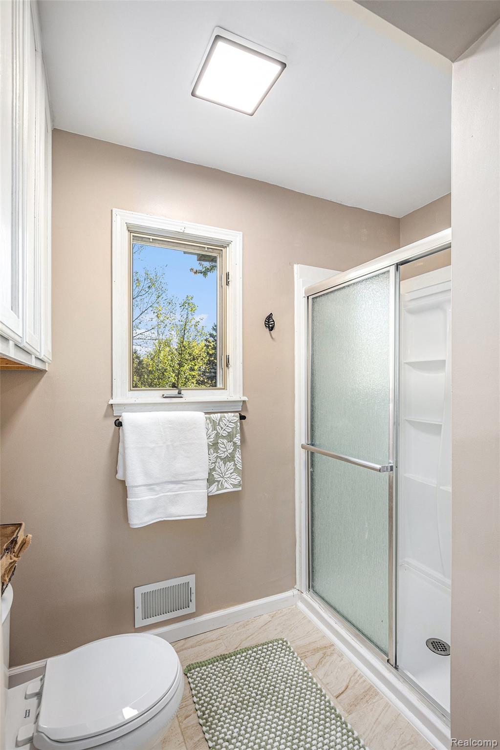 Ortonville Village, Michigan 48462, United States, 3 Bedrooms Bedrooms, ,3 BathroomsBathrooms,Residential,Active,226069