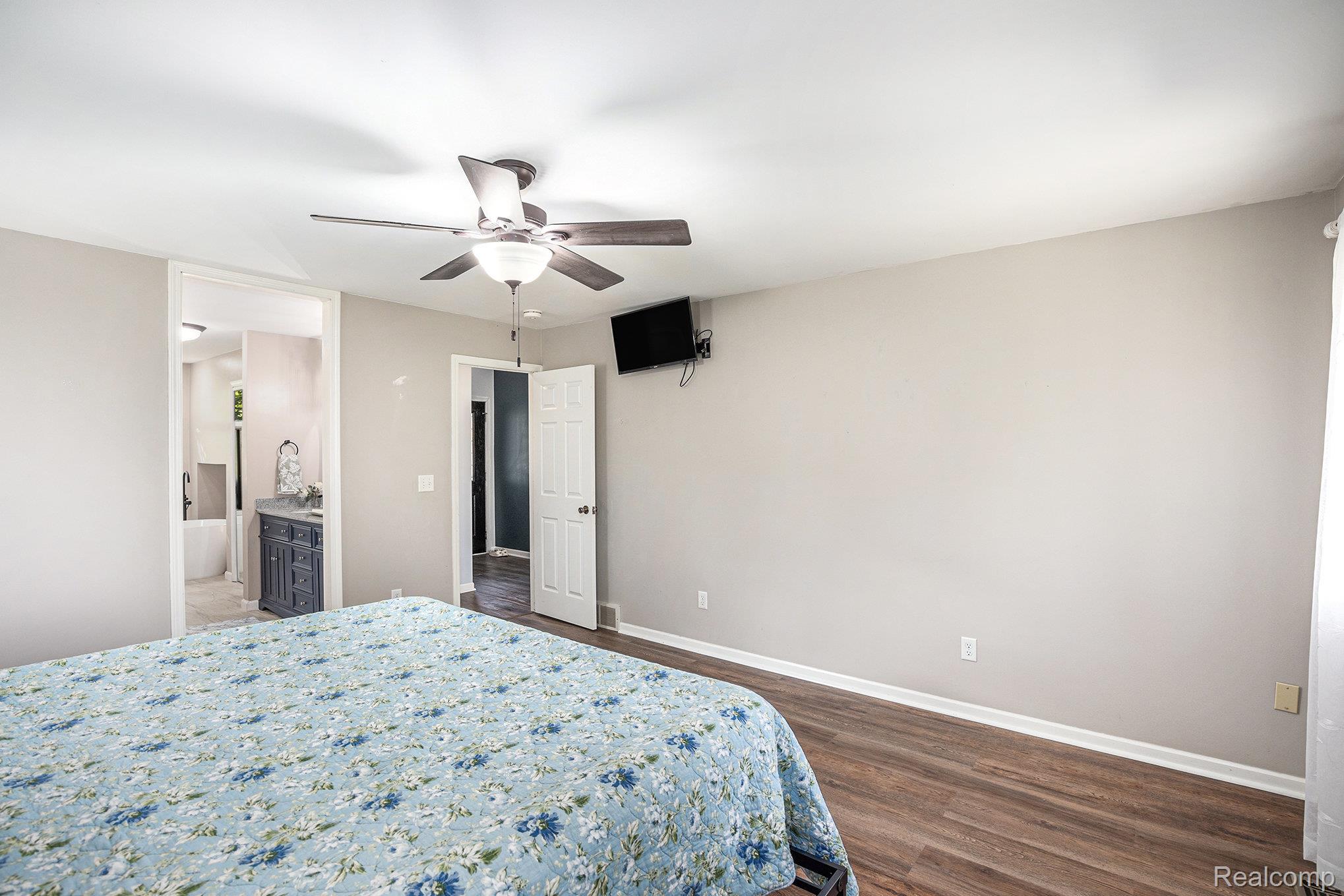 Ortonville Village, Michigan 48462, United States, 3 Bedrooms Bedrooms, ,3 BathroomsBathrooms,Residential,Active,226069