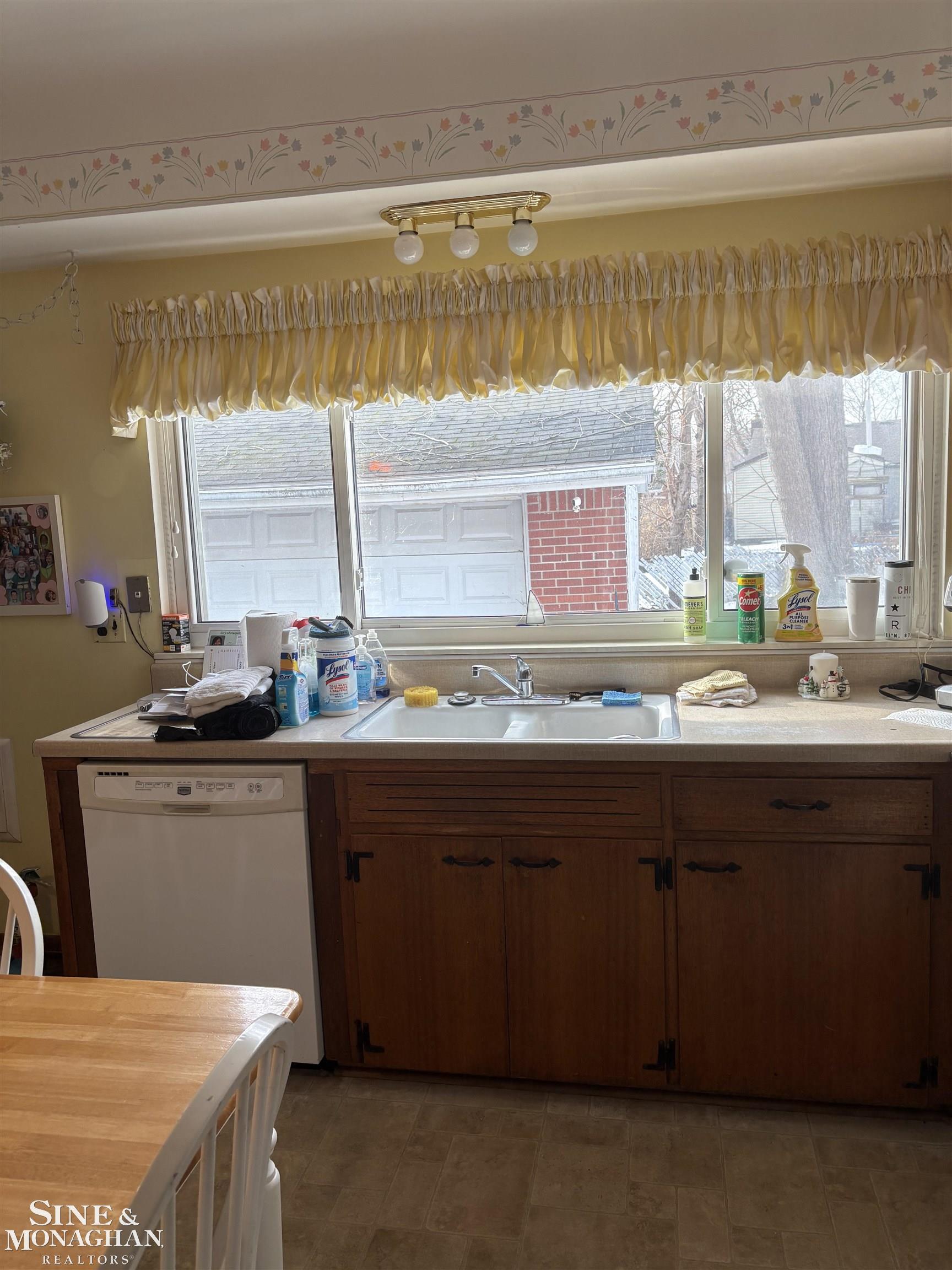 20402 Kenmore Avenue