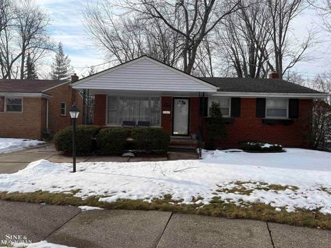 20402 Kenmore Avenue Harper Woods City MI 48225