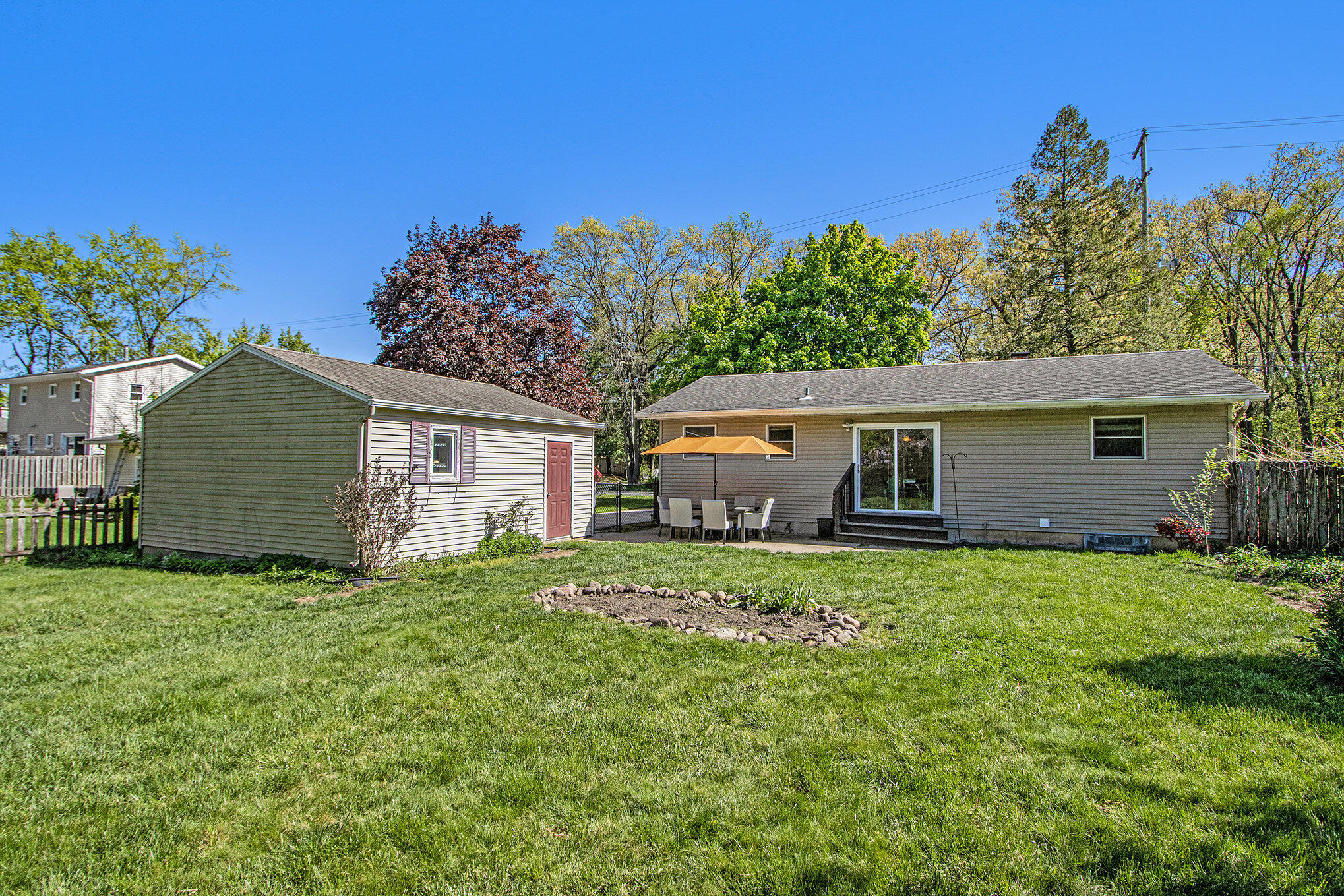 Portage City Kalamazoo, Michigan 49024, United States, 2 Bedrooms Bedrooms, ,1 BathroomBathrooms,Residential,Pending,127001