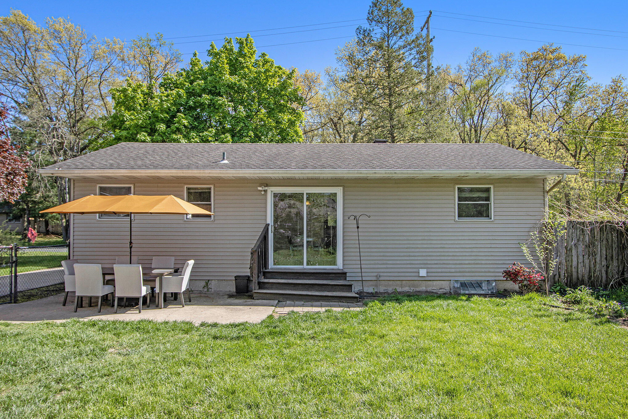 Portage City Kalamazoo, Michigan 49024, United States, 2 Bedrooms Bedrooms, ,1 BathroomBathrooms,Residential,Pending,127001