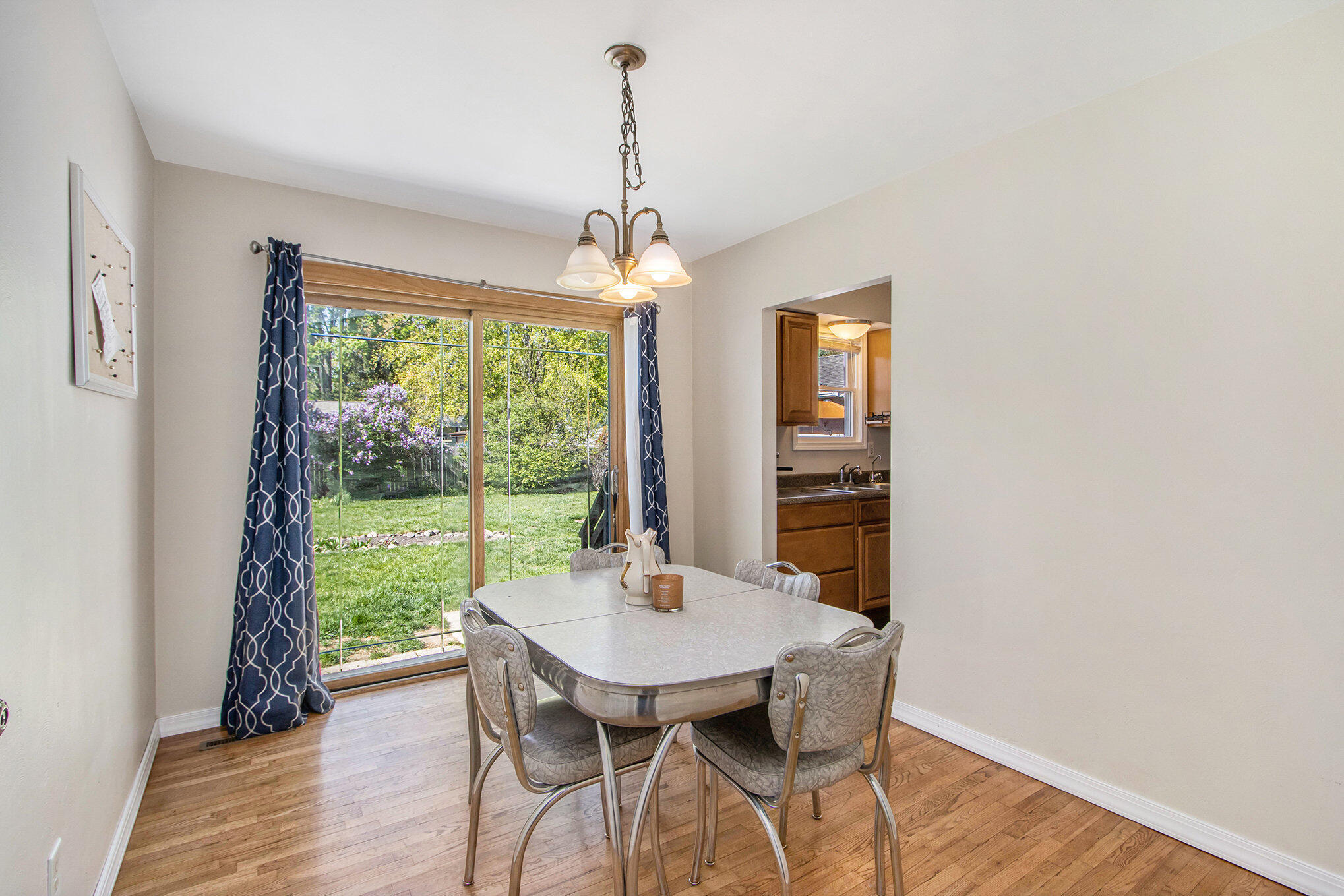 Portage City Kalamazoo, Michigan 49024, United States, 2 Bedrooms Bedrooms, ,1 BathroomBathrooms,Residential,Pending,127001