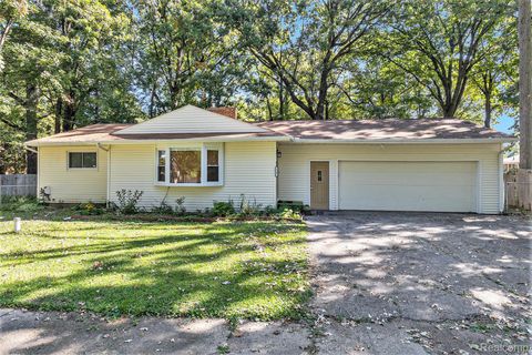 1501 Merle Avenue Burton City MI 48509