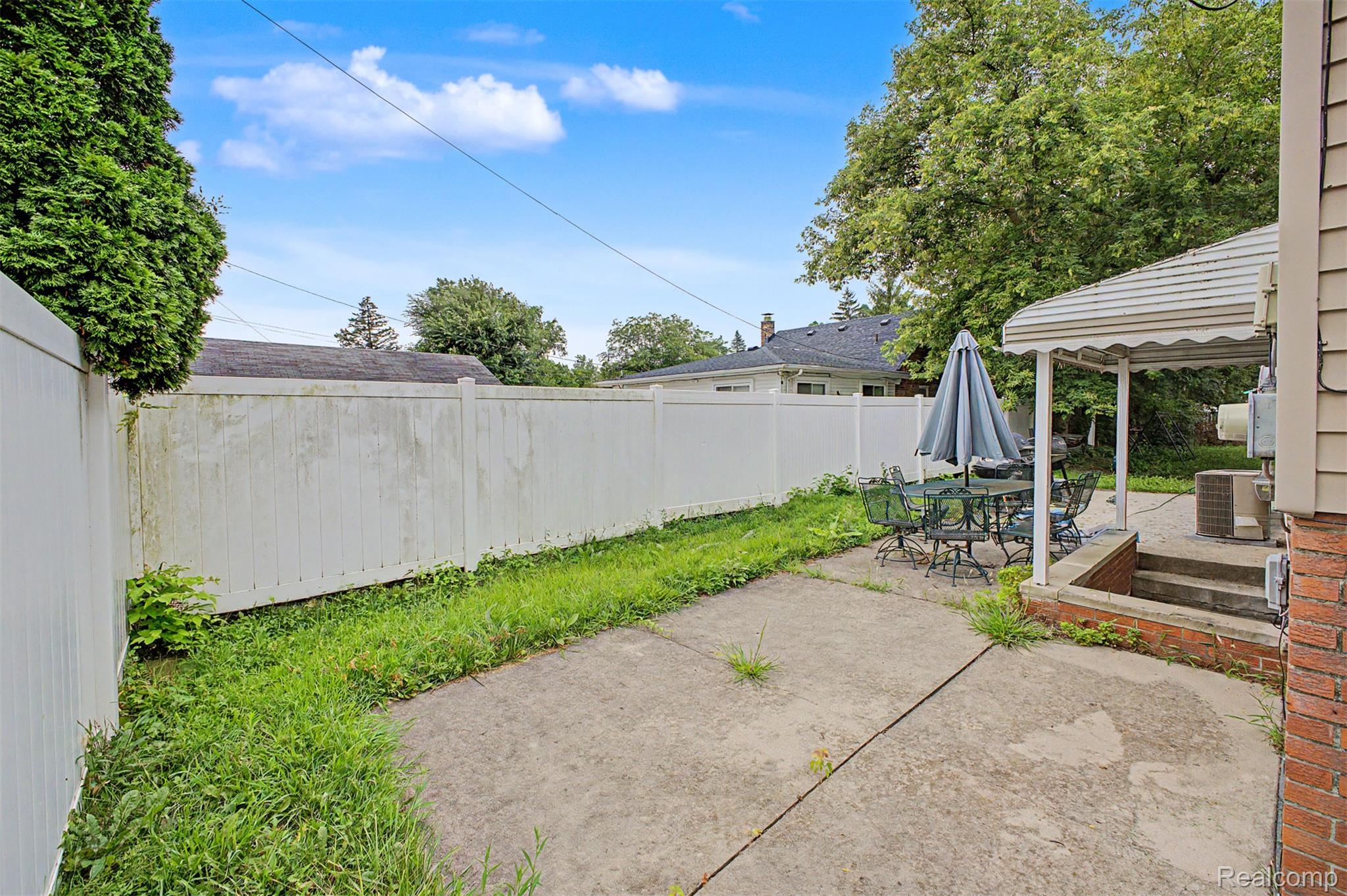 27355 Clairview Drive