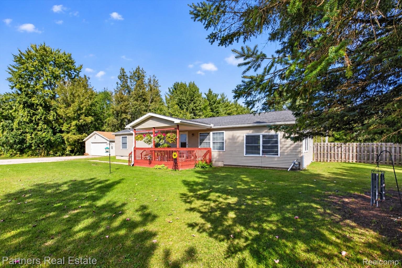 2901 S Leaton