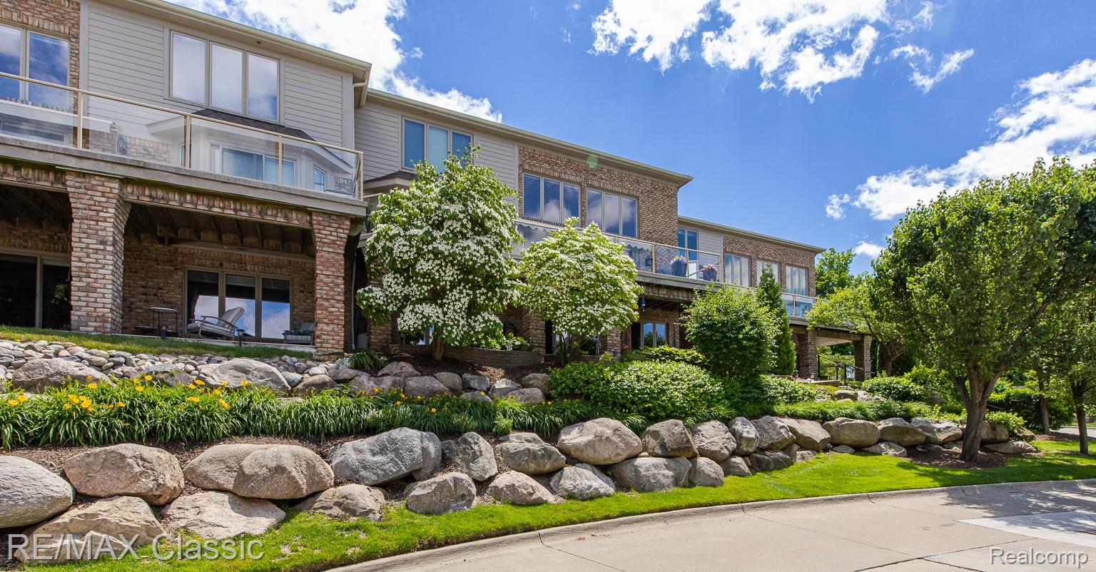 980 Sunset Drive