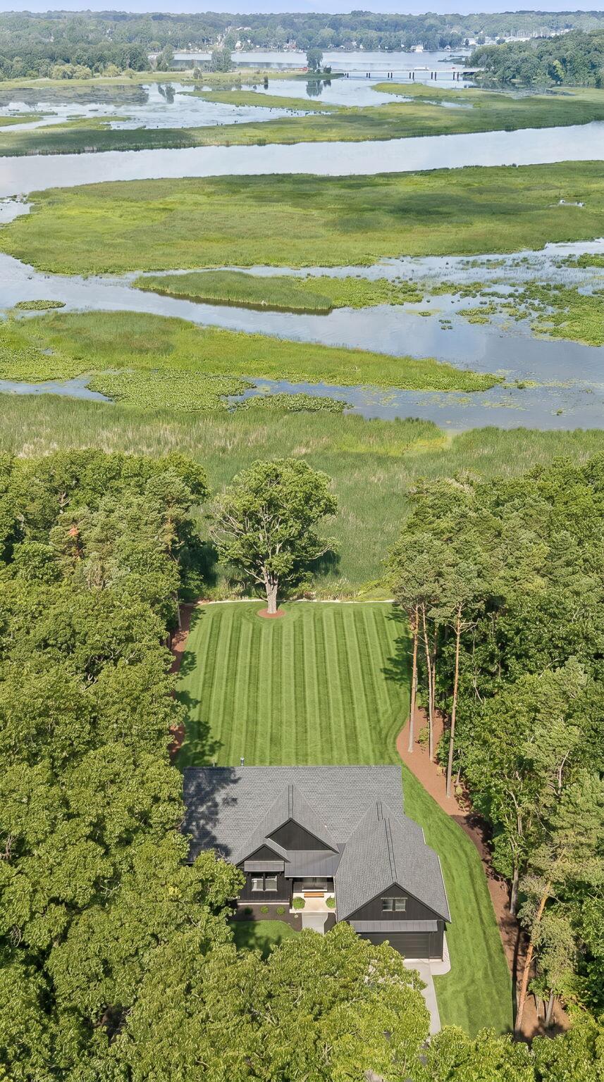 3126 Red Oak Drive