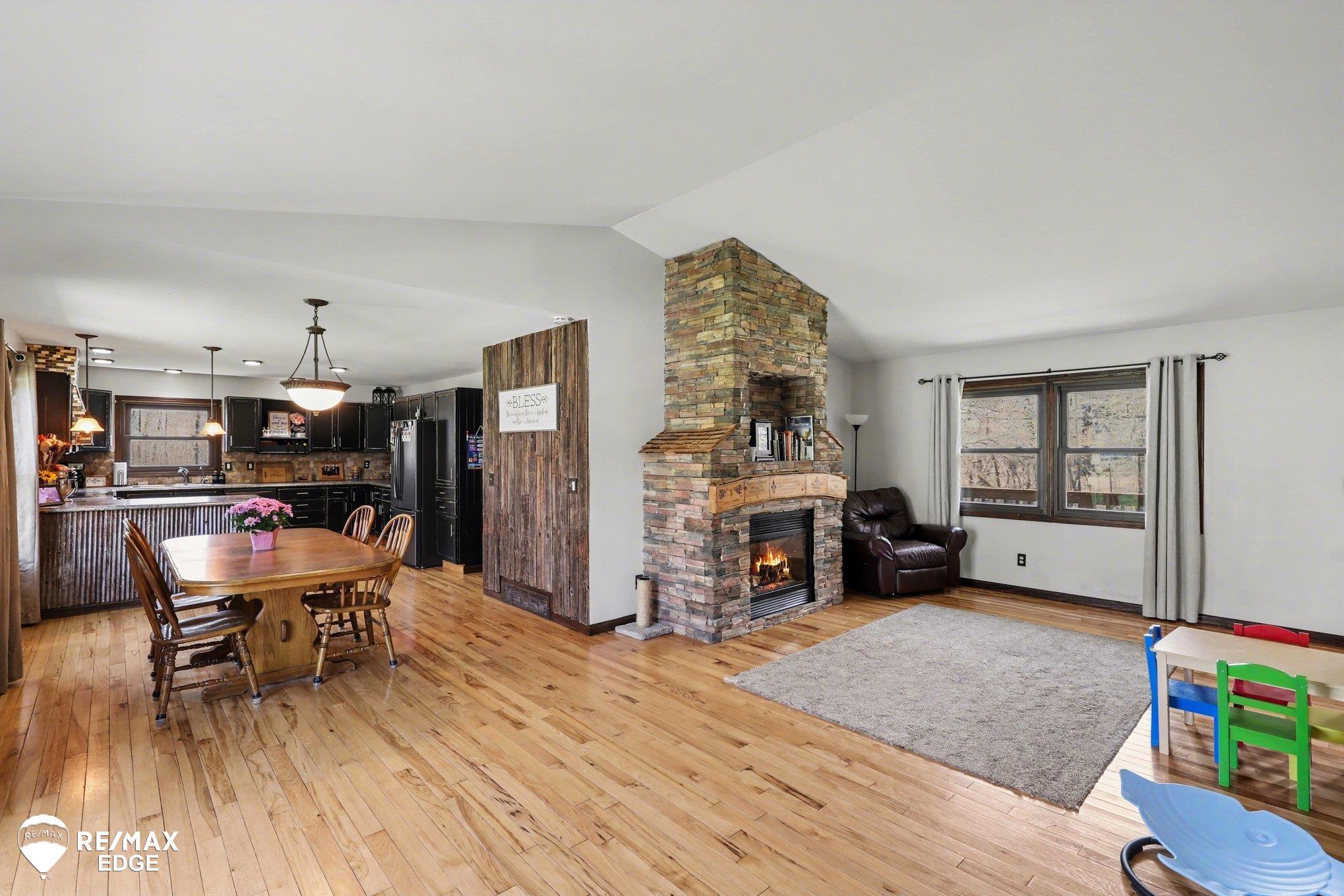 244 W Burnside Road