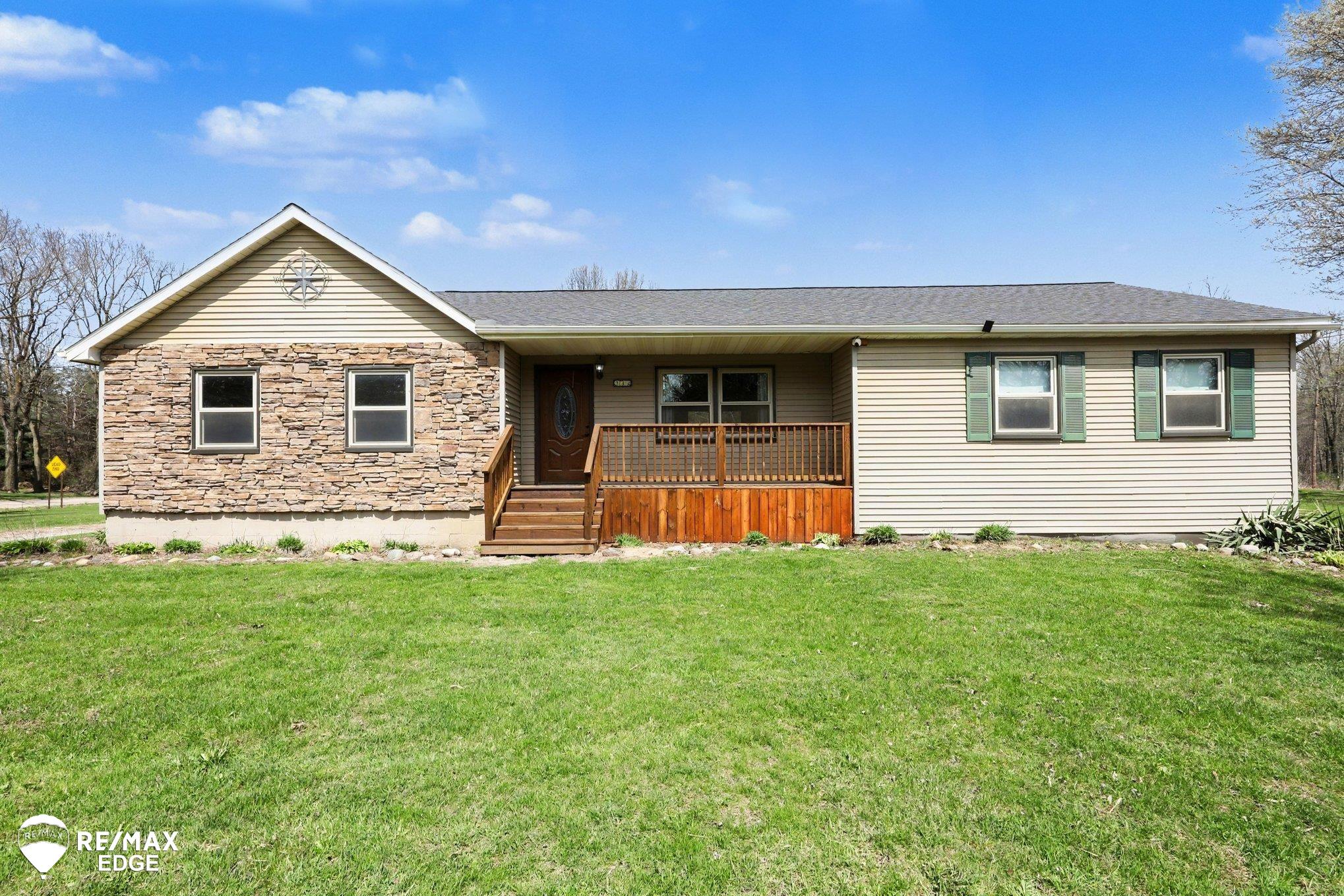 244 W Burnside Road