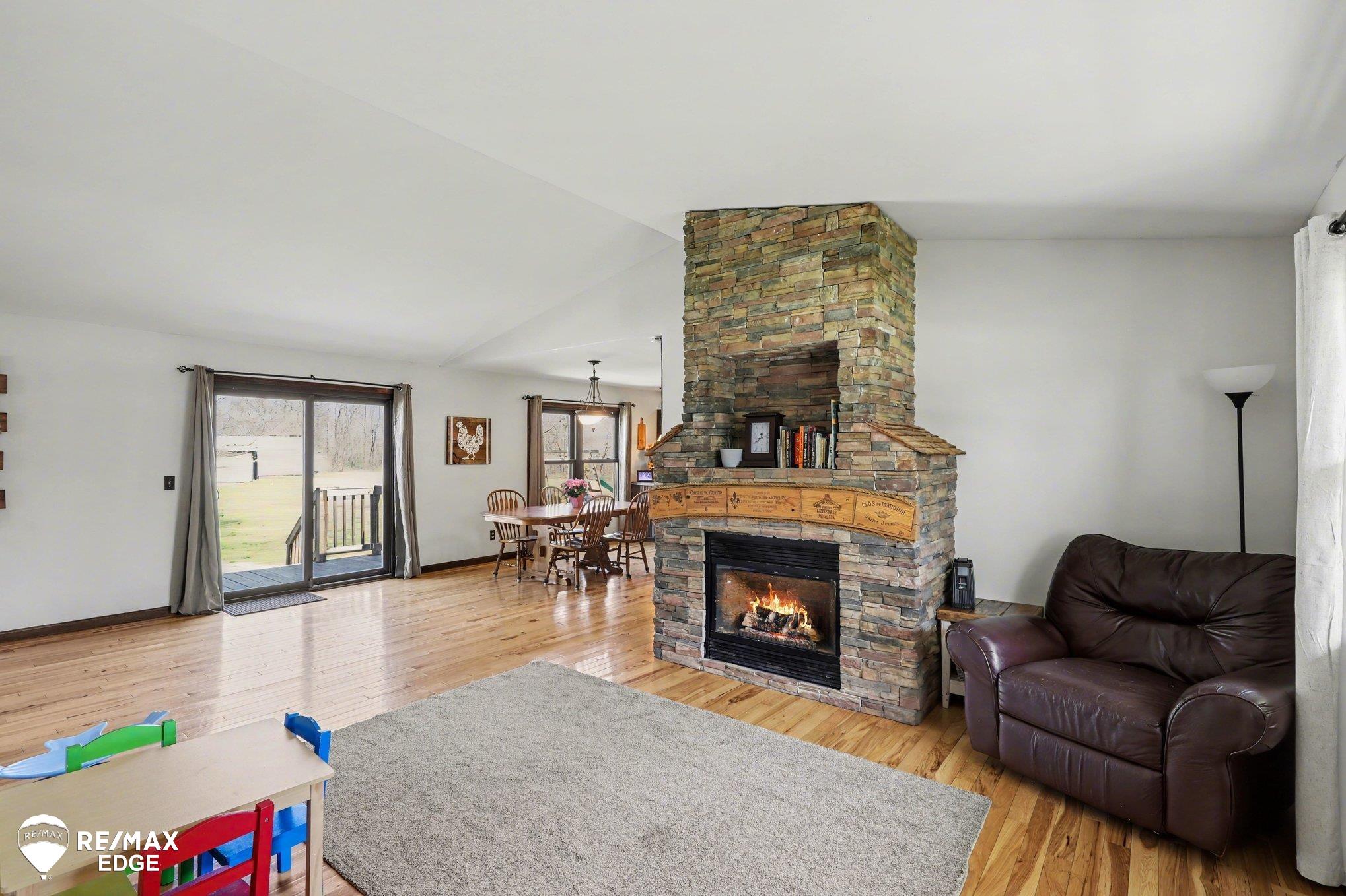 244 W Burnside Road