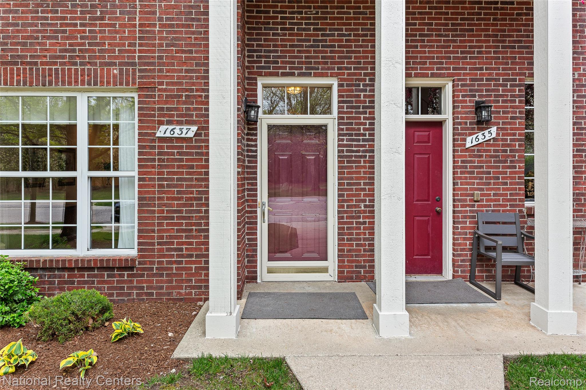 1637 Deepwood Circle