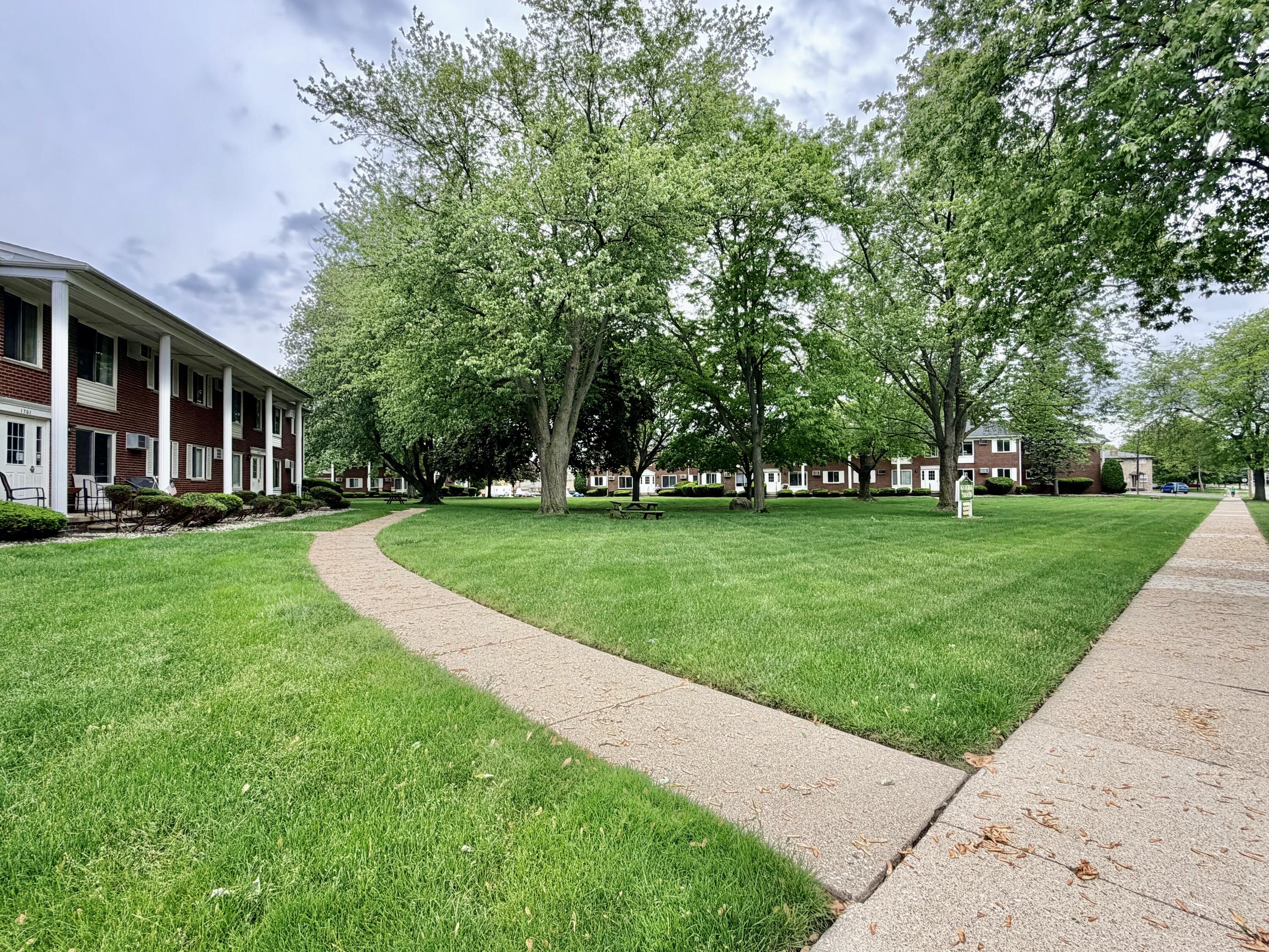 1705 Charlton Road