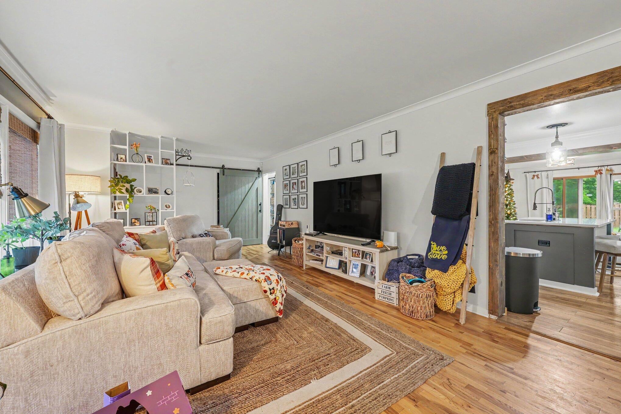 1014 Crestwood Lane