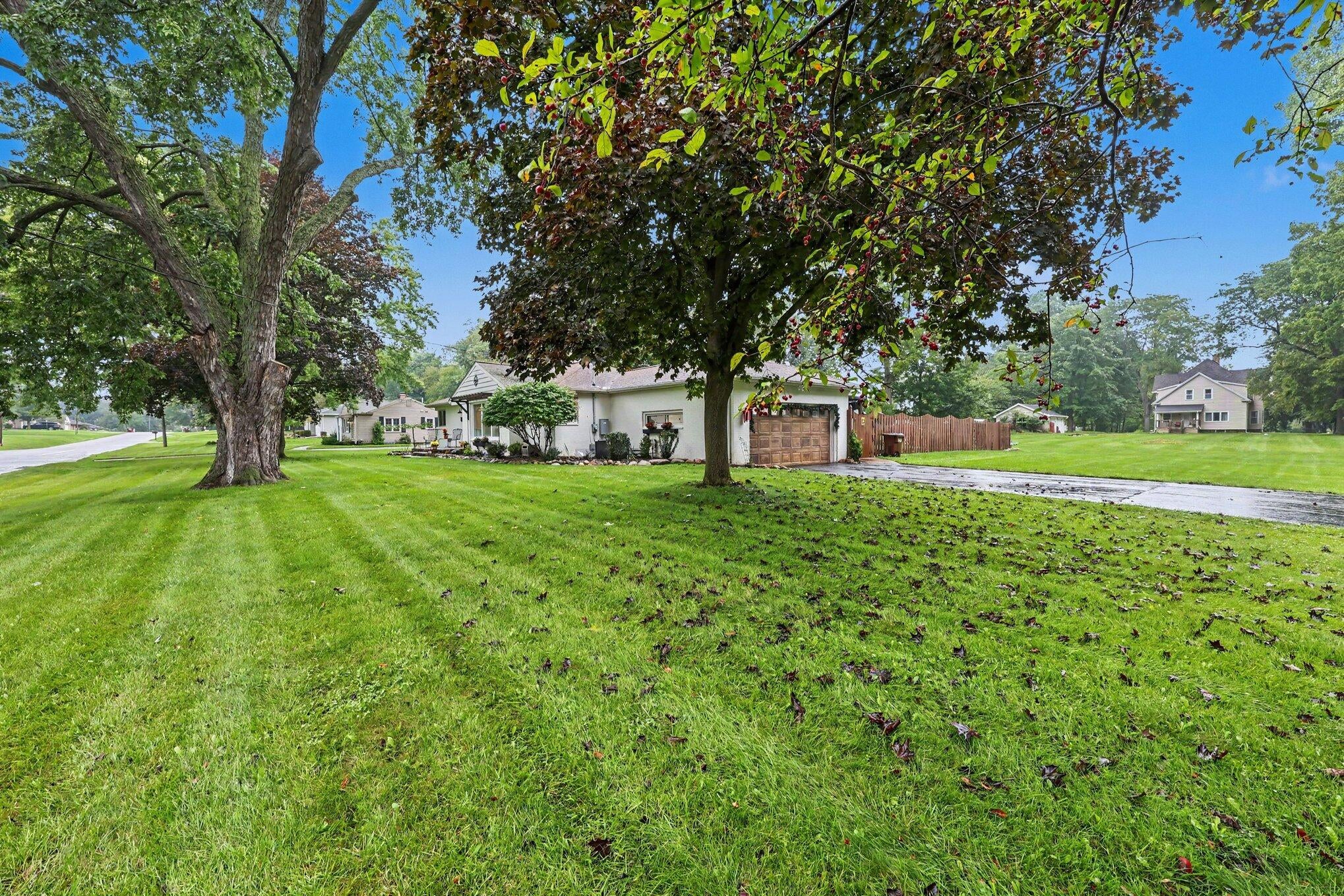 1014 Crestwood Lane